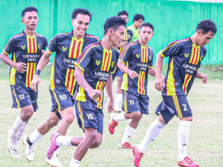 Tumbangkan Ampana Tete Selection Lewat Adu Penalti, Attom FC ke Semifinal Turnamen Kapolres Touna Cup 2025