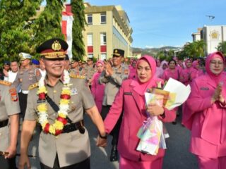 Suasana Haru, Irjen Pol Dr. Agus Nugroho Resmi Tinggalkan Polda Sulteng