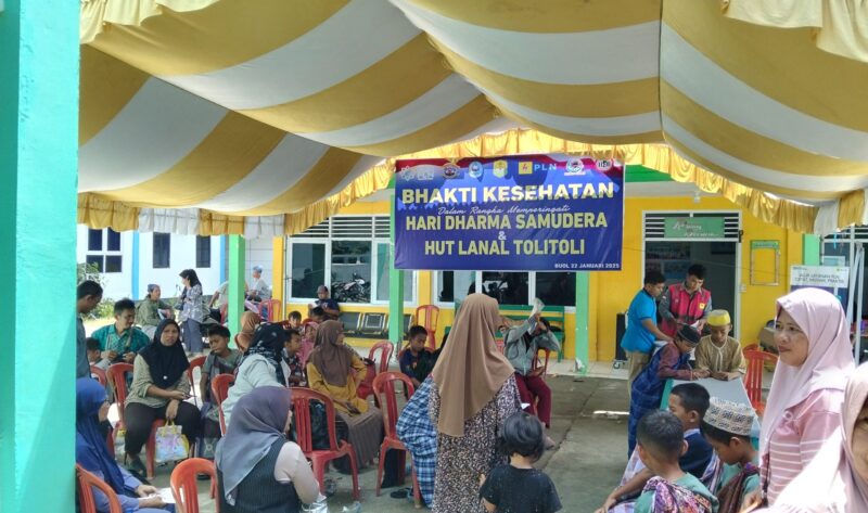 Kegiatan yang digagas bersama Yayasan Rumah Kita - Baitul Mal (YBM) PLN dan Lanal Toli-Toli ini dihadiri Wakil Bupati Buol Moh. Nasir Dj. Daimaroto, Wakil Kepala Polres Buol Kompol Suradji, Kepala PLN UP3 Toli-Toli Icuk Sulistianto. Foto Istimewa Reiyna