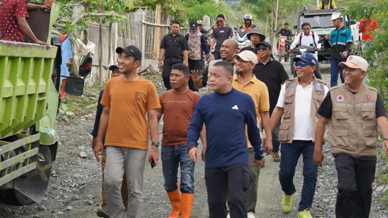 Wali Kota Hadianto Rasyid meninjau langsung lokasi terdampak banjir dan menjadwalkan audiensi dengan perusahaan tambang yang beroperasi di sekitar Watusampu dan Buluri pada 2 Juni mendatang.
Foto Istimewa Diskominfotik Kota Palu 