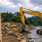 Aktivitas pengambilan material batu yang diduga untuk kebutuhan stone crusher dan proyek rekonstruksi jalan-jembatan senilai Rp72 miliar di Buol memunculkan pertanyaan mengenai asal-usul material yang diangkut selama berbulan-bulan.