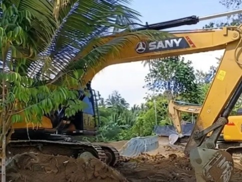 Aktivitas Pertambangan Emas Tanpa Izin PETI di Perbatasan Dua Provinsi Menggila Porak Porandakan Alam dan hutan - Foto Istimewa