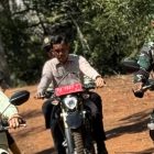 Bupati Agam Benni Warlis bersama Komandan Satgas TMMD Kodim 0304/Agam, Letkol Inf. Viko Hendrika Sandro, meninjau langsung pelaksanaan TNI Manunggal Membangun Desa (TMMD) di Jorong Simauang, Nagari Nan Tujuah. Foto Ist-Novita Sari Tinombala.com