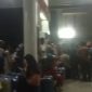 Mengatasnamakan nelayan ratusan Jerigen mengantri terpantau Jum'at malam 18 September 2026 di SPBU  kampung Bugis Kabupaten Buol Foto Ist- Tinombala.Com 
