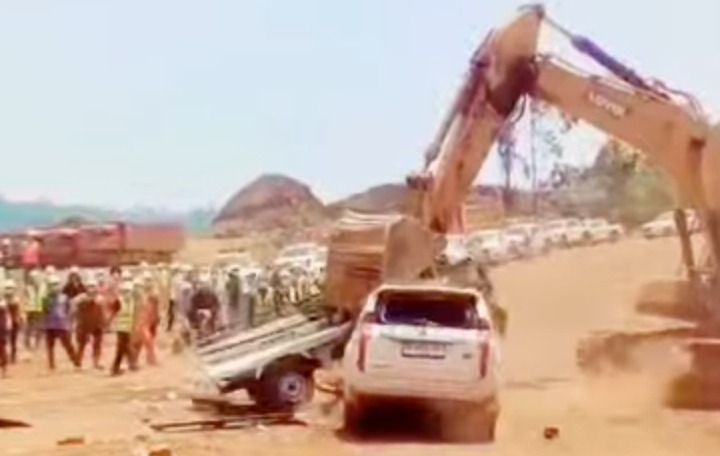 Dua Mobil Warga Matarape Di Rusak Tenaga Kerja Asing. Dok Foto Istimewa Warga Matarape Morowali 